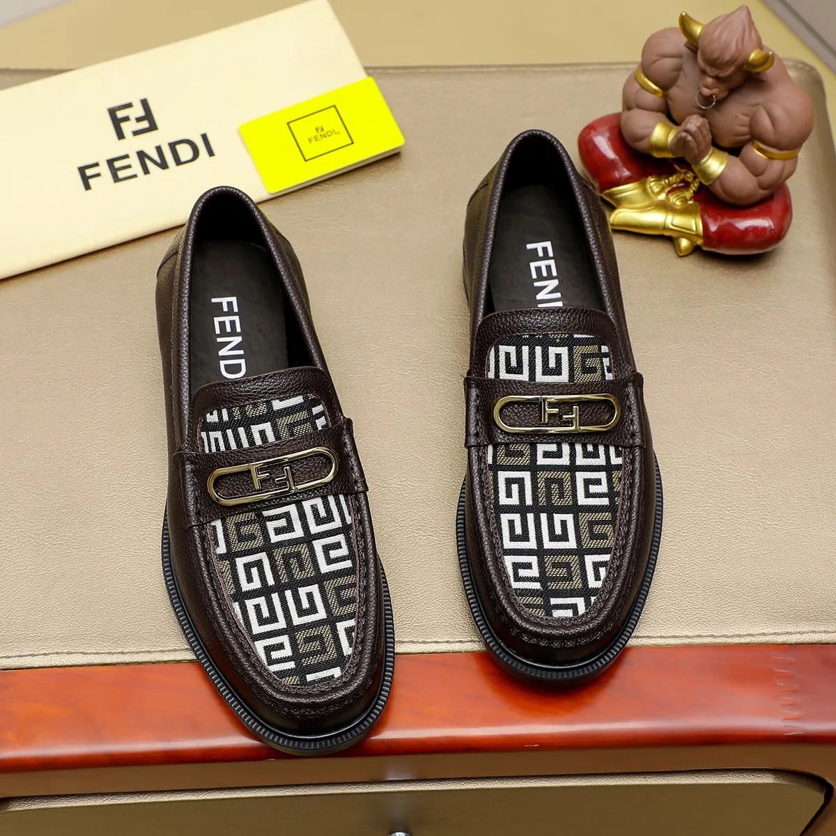 Men's shoes💰460 🕷🕷【FENDI】The latest men's formal leather shoes🇨🇳Classic series not to be missed💯The first layer is made of imported first-layer cowhide☘Original quality, the leather is smooth and delicate🎋The version is awesome, the perfect streamlined outline🍇🐮Leather lining, color, size 38-45...